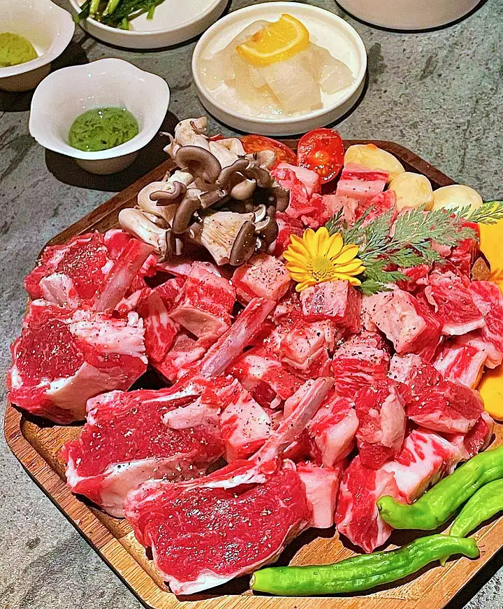 줄서는식당 45회 강경준 화로구이 꽃갈비 소갈비 양갈비 양념뼈목살 우엉 청어알밥 용산 용리단길 맛집 권율 추천 소개