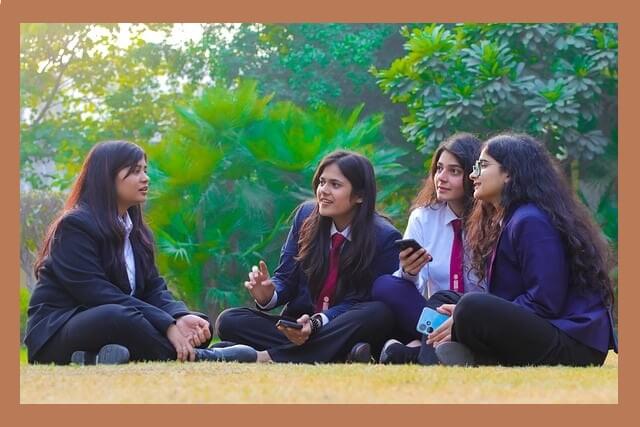 대학교-학생들-전경