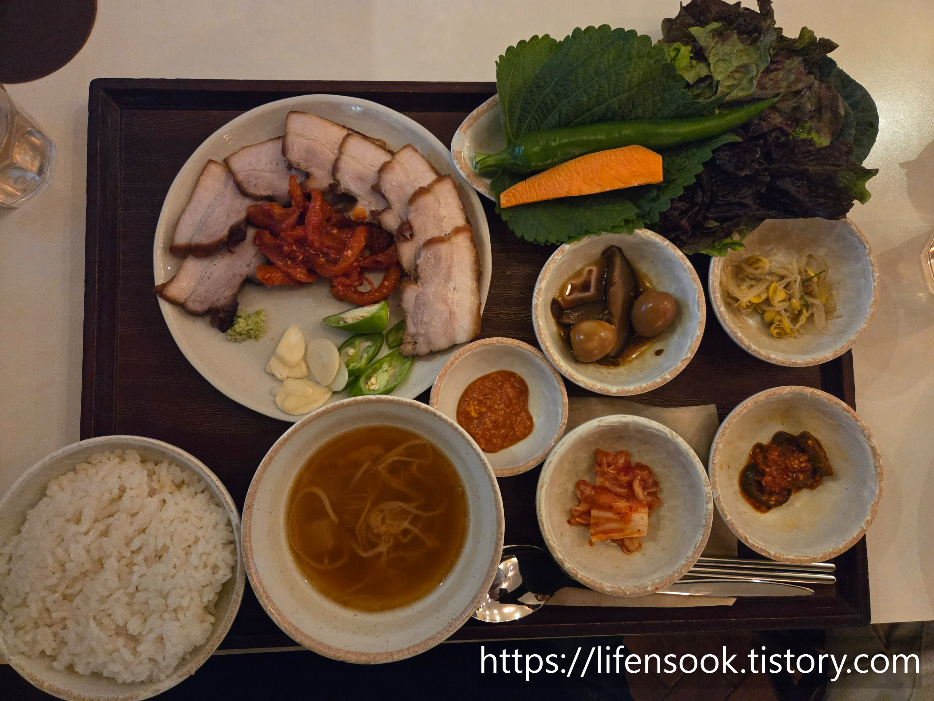 무월식탁 파르나스점 한방 바베큐 보쌈