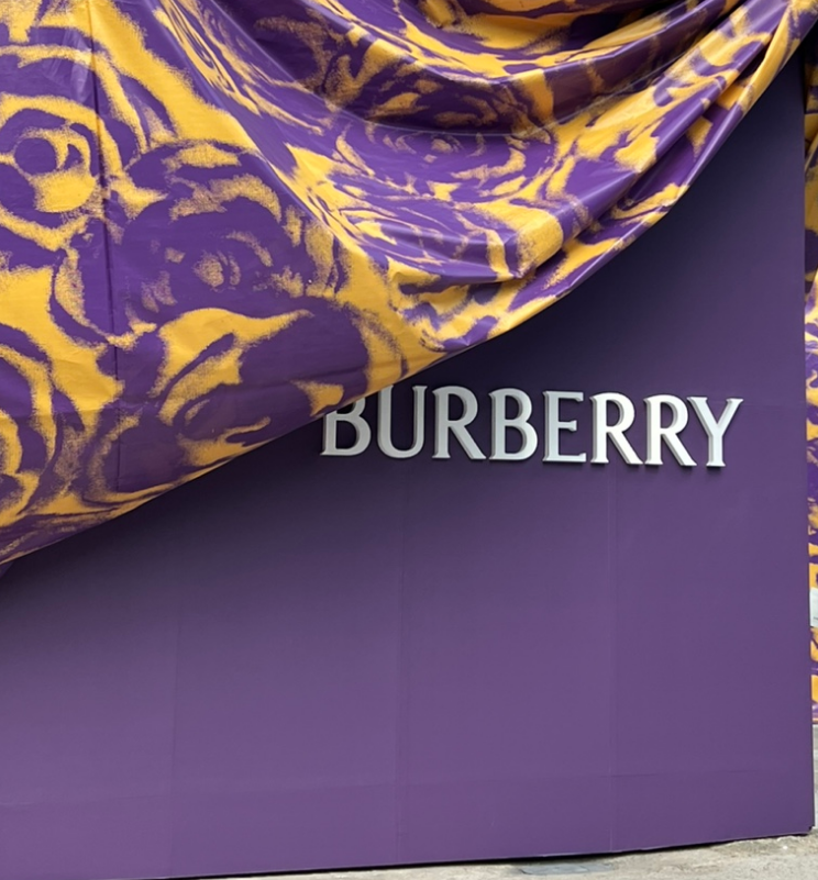 성수팝업-버버리 로즈