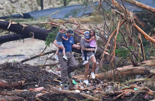 텍사스폭우 지역 커카운티 홍수 사망 피해 원인 트럼프 예산 삭감 논란 미국 상황 정리4