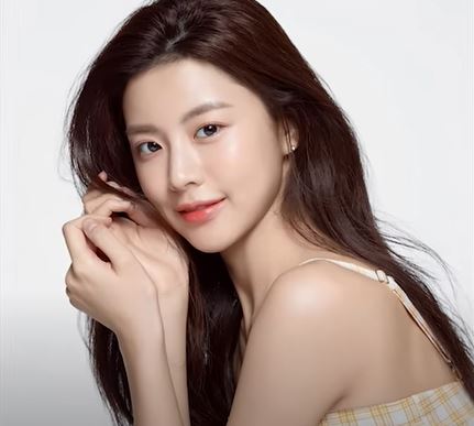 고윤정 미소