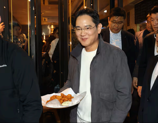 APEC 치맥회동의 이재용 재킷은