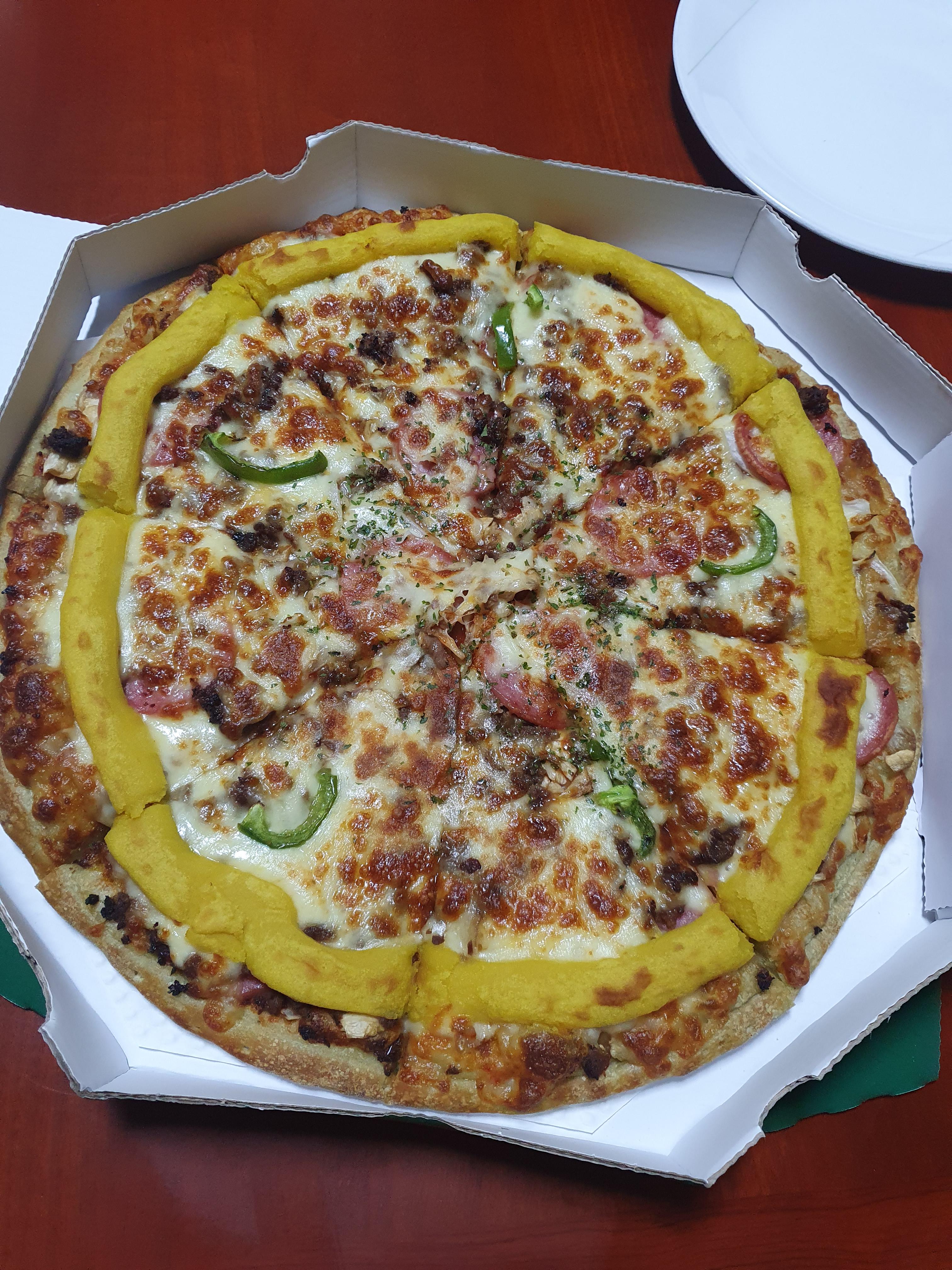 관저동 피자마루 몬스터 불고기 피자에 고구마무스 추가한 사진