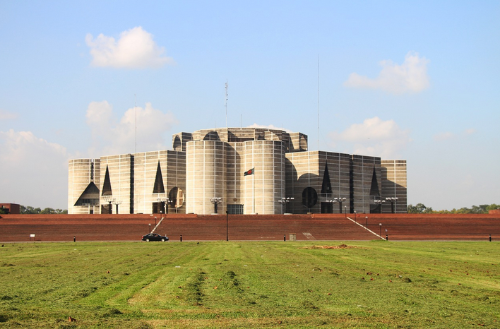 루이스 칸: 빛과 공간을 활용한 명상적 건축