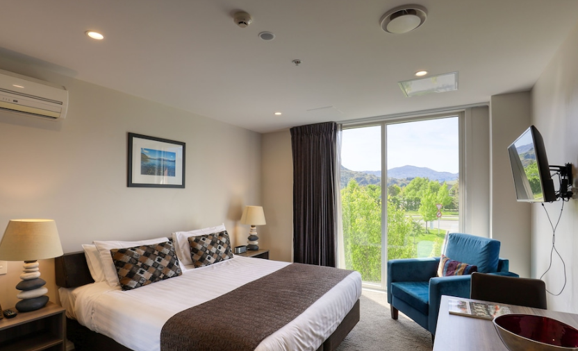 Ramada remarkables park