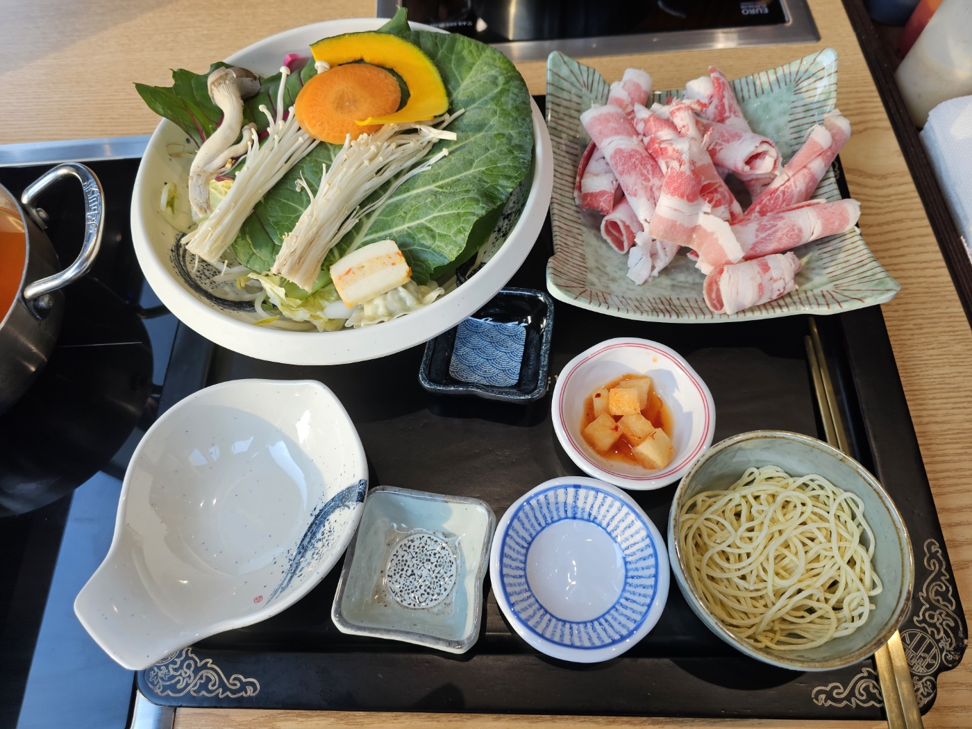 인천_가정동_삼청동샤브_상차림