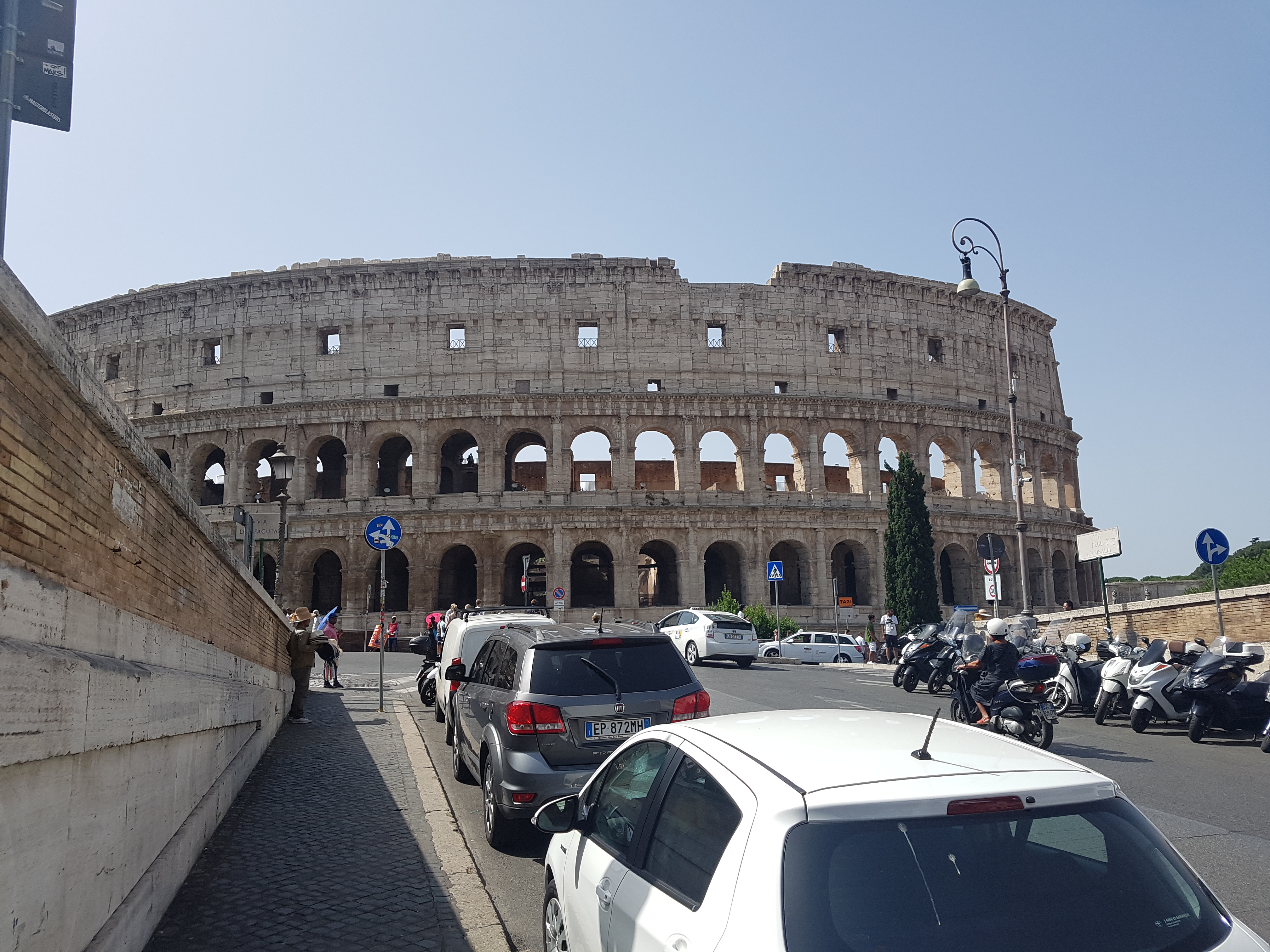 고대 로마의 위엄을 간직한 콜로세움