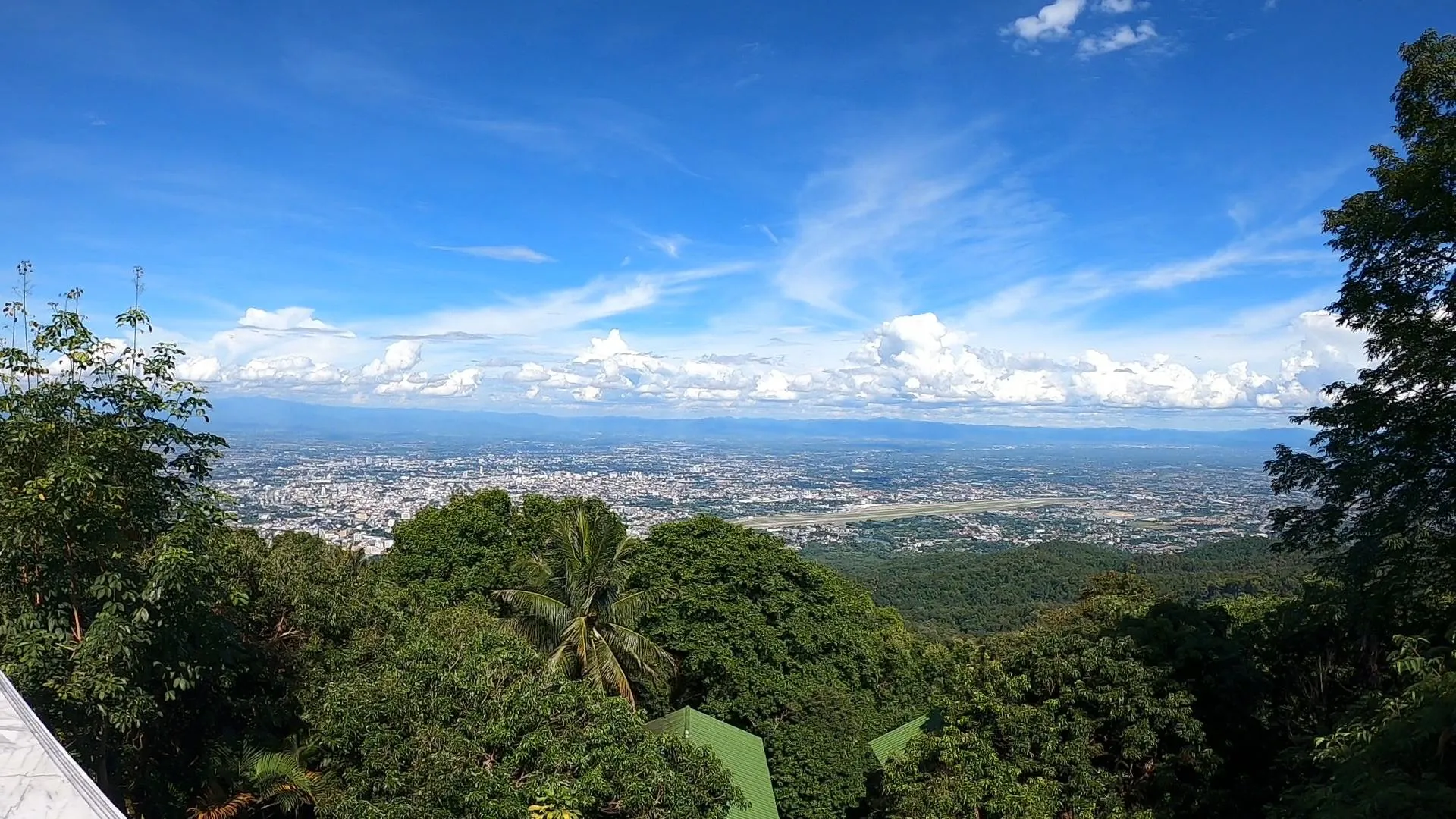 도이수텝 전망대에서 내려다본 치앙마이 도심