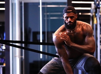 개인 운동 하는 르브론 제임스