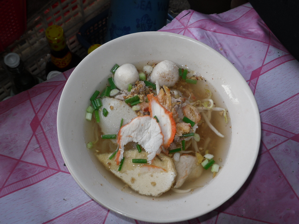 배 위에서 직접 요리해 주는 쌀국수