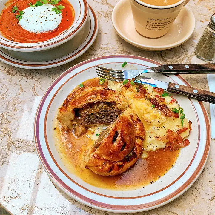 줄서는식당 44회 박소현 클래식 미트파이 크리미치킨 & 머슈룸파이 망고치즈파이 애플파이 벨페퍼수프 잠실 석촌호수 송리단길 맛집 권율 추천 소개