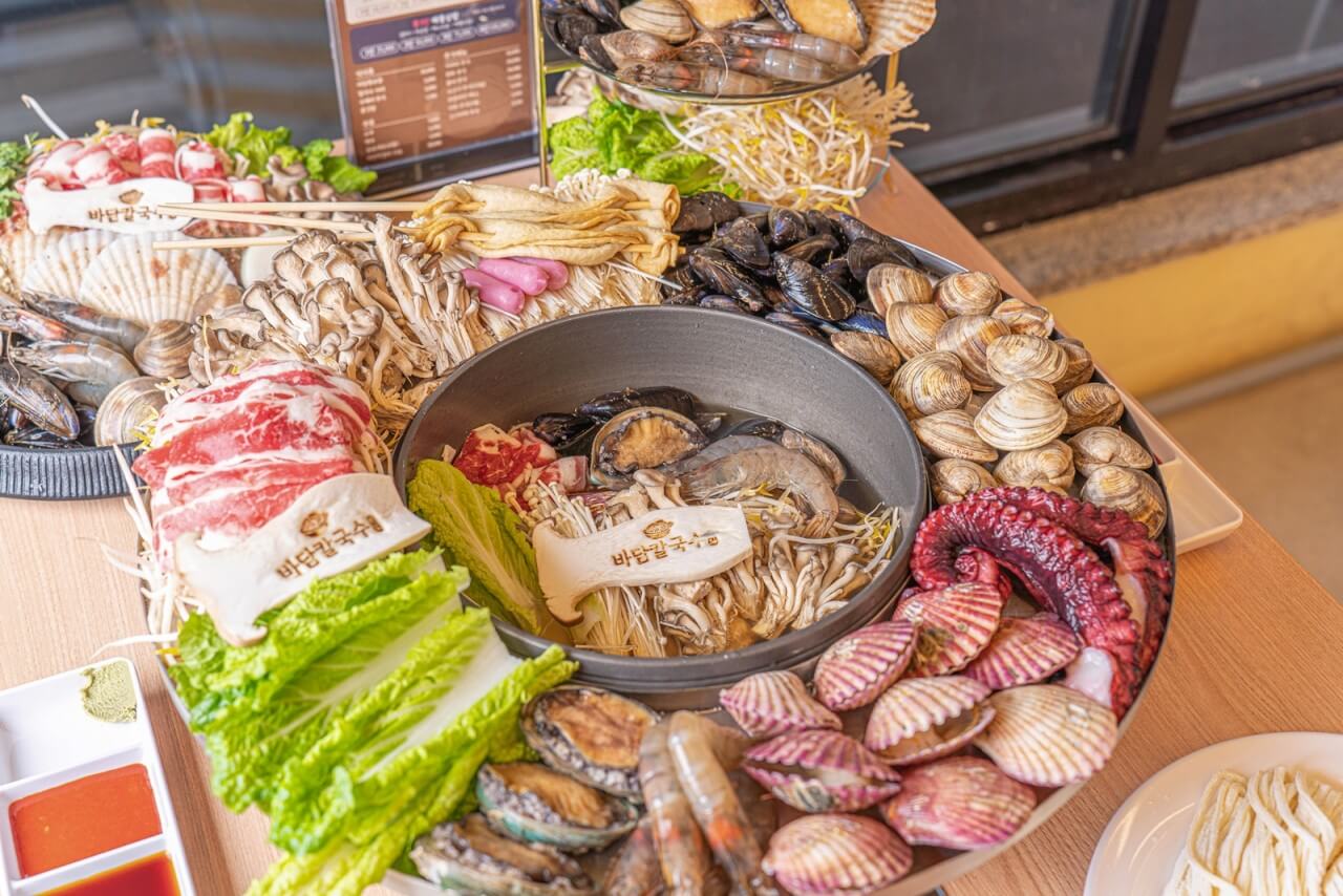 생방송오늘저녁 꽃쟁반칼국수 오이도 칼국수 맛집