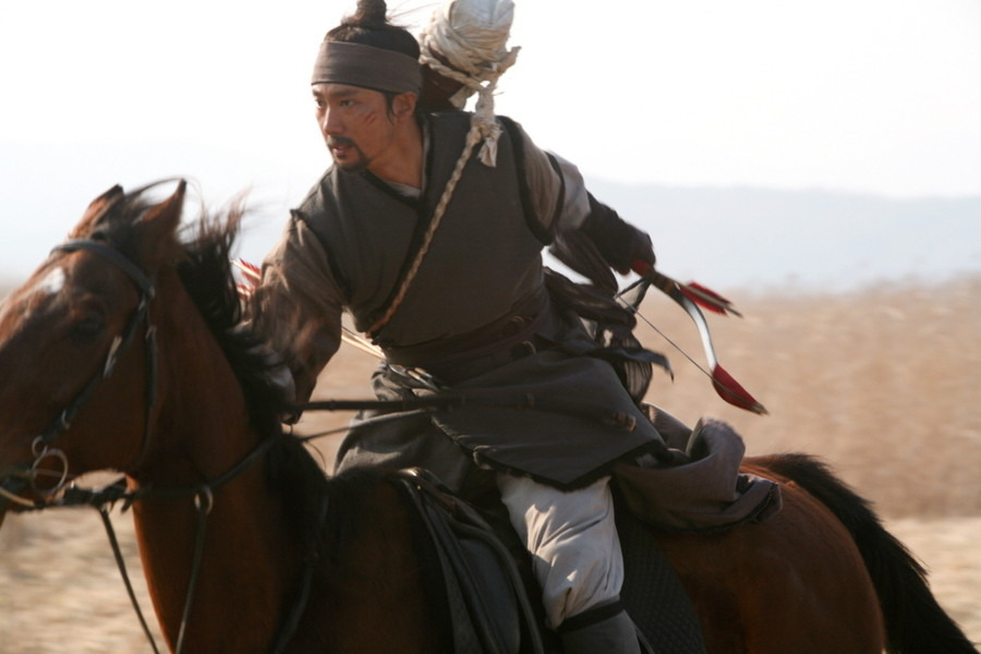 속도와 침묵의 미학, 가족의 본능, 정신의 화살을 담은 ‘최종병기 활’