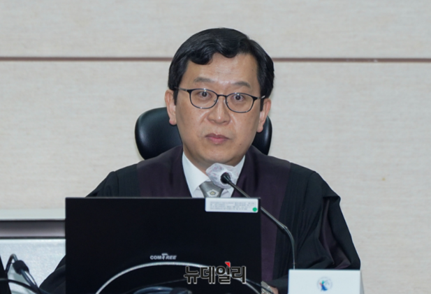 이진관 판사 프로필 - 학력 경력 고향 한덕수 재판 징역 23년 선고