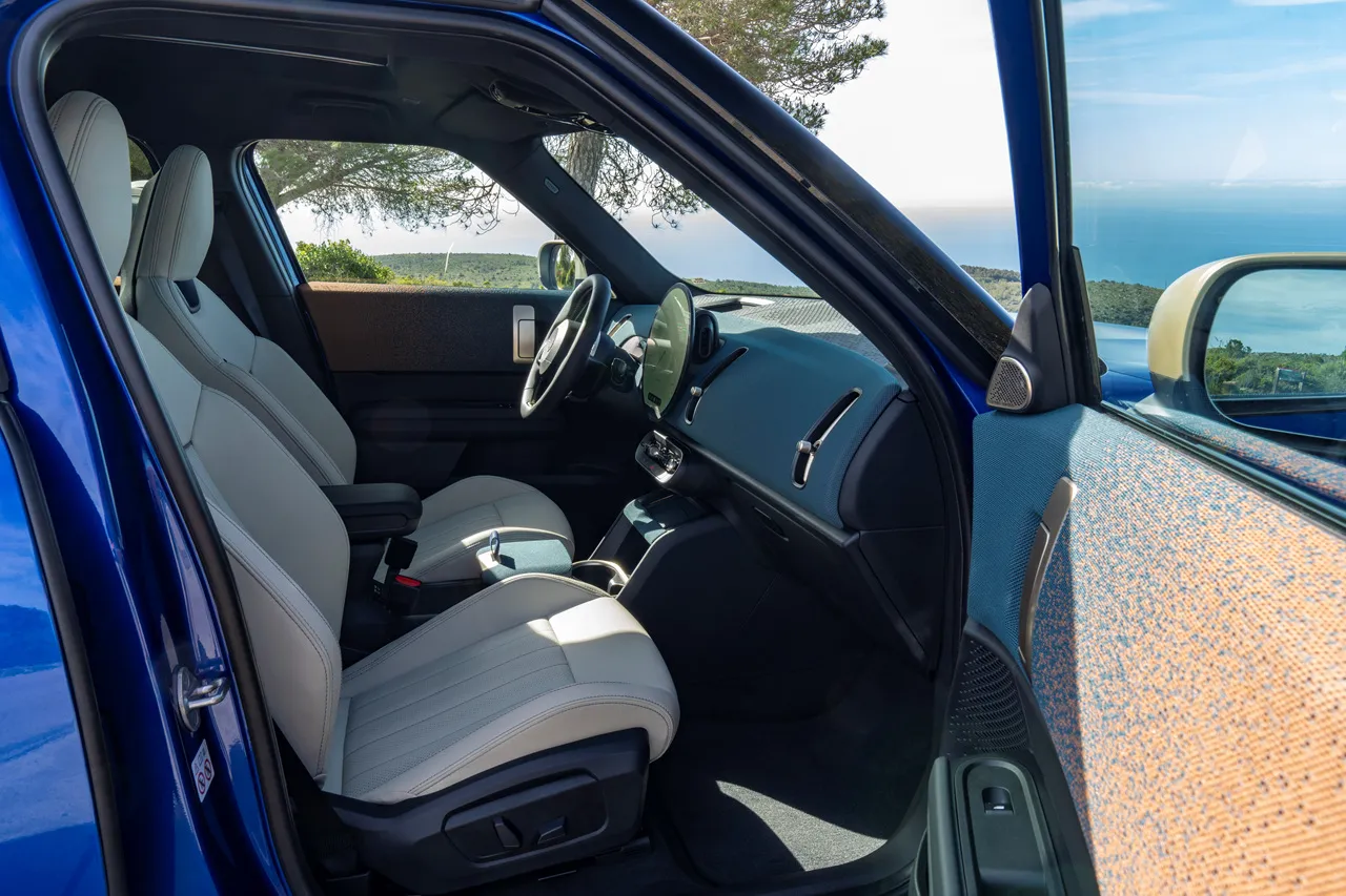 미니 컨트리맨 E 차량 정보 이미지