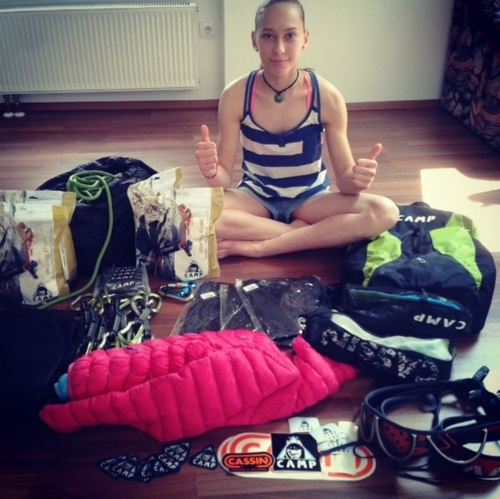 얀야 간브렛의 유년시절사진