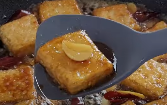 졸여진 두부모습