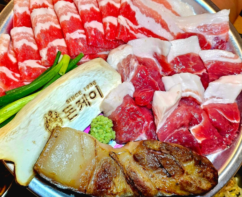 부산 육즙 가득 <모둠 돼지구이>