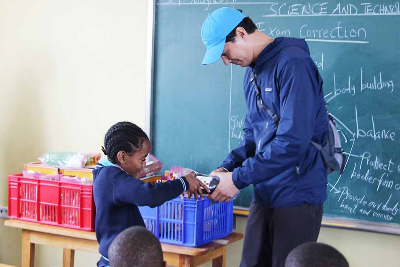 조인성 탄자니아 어린이