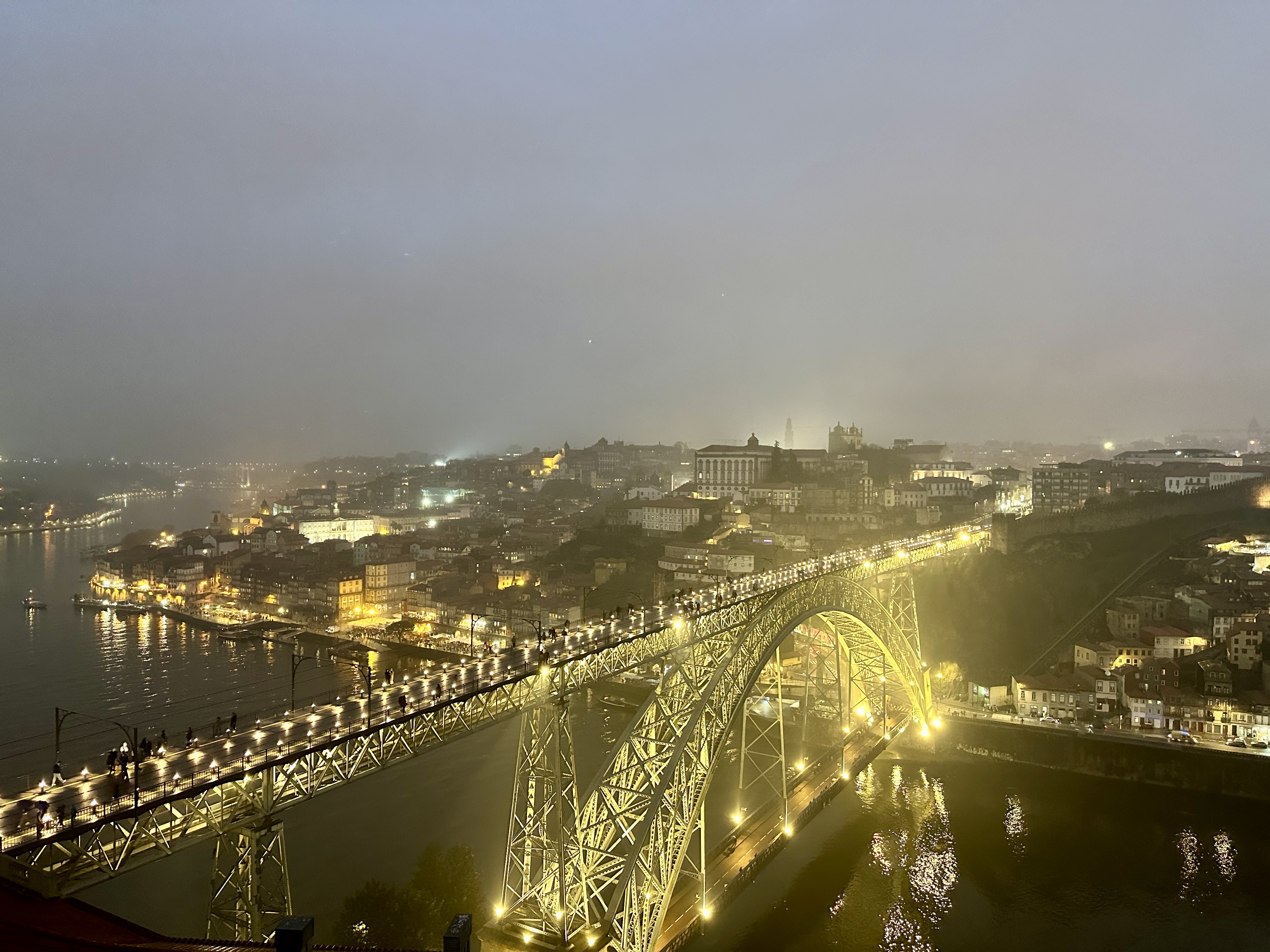 아름다운 동 루이스 1세 다리 야경