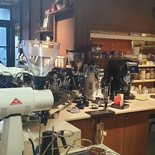 여수 카페 투어: 가치커피(gachi Coffee), 여수 스페셜티 커피 전문점_그라인더 및 에스프레소 머신