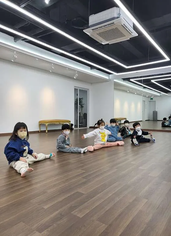 댄댄 댄스 스튜디오