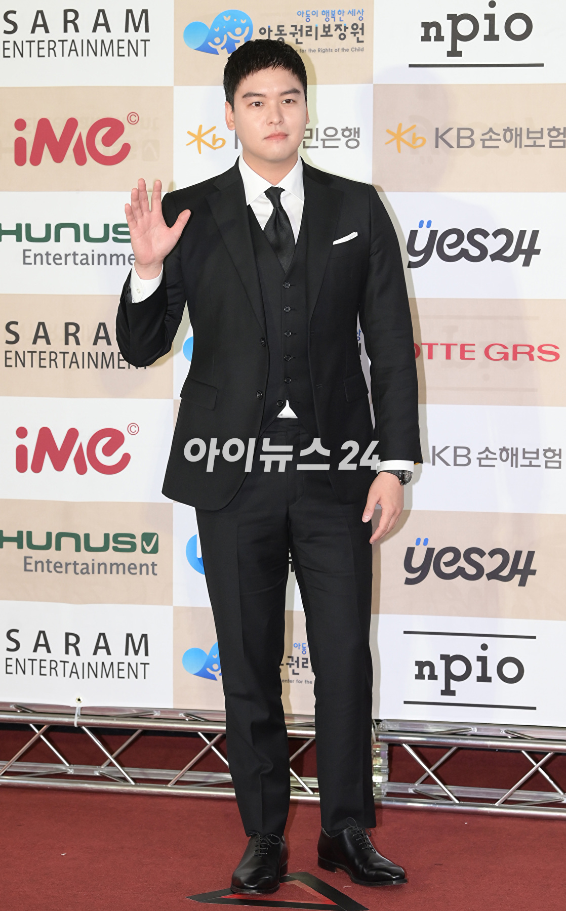 배우 이장우가 13일 오후 서울 중구 장충동 크레스트72에서 열린 2023 방송광고페스티벌 포토월 행사에 CF스타 우수상 수상자로 참석하고 있다. [사진=정소희 기자]