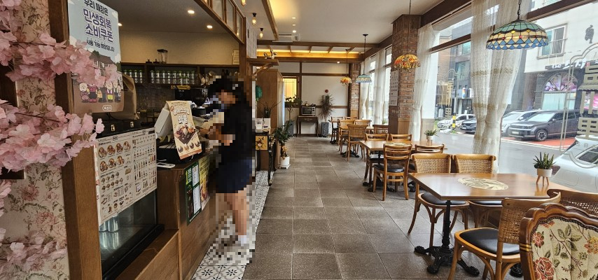 카페 내부사진
