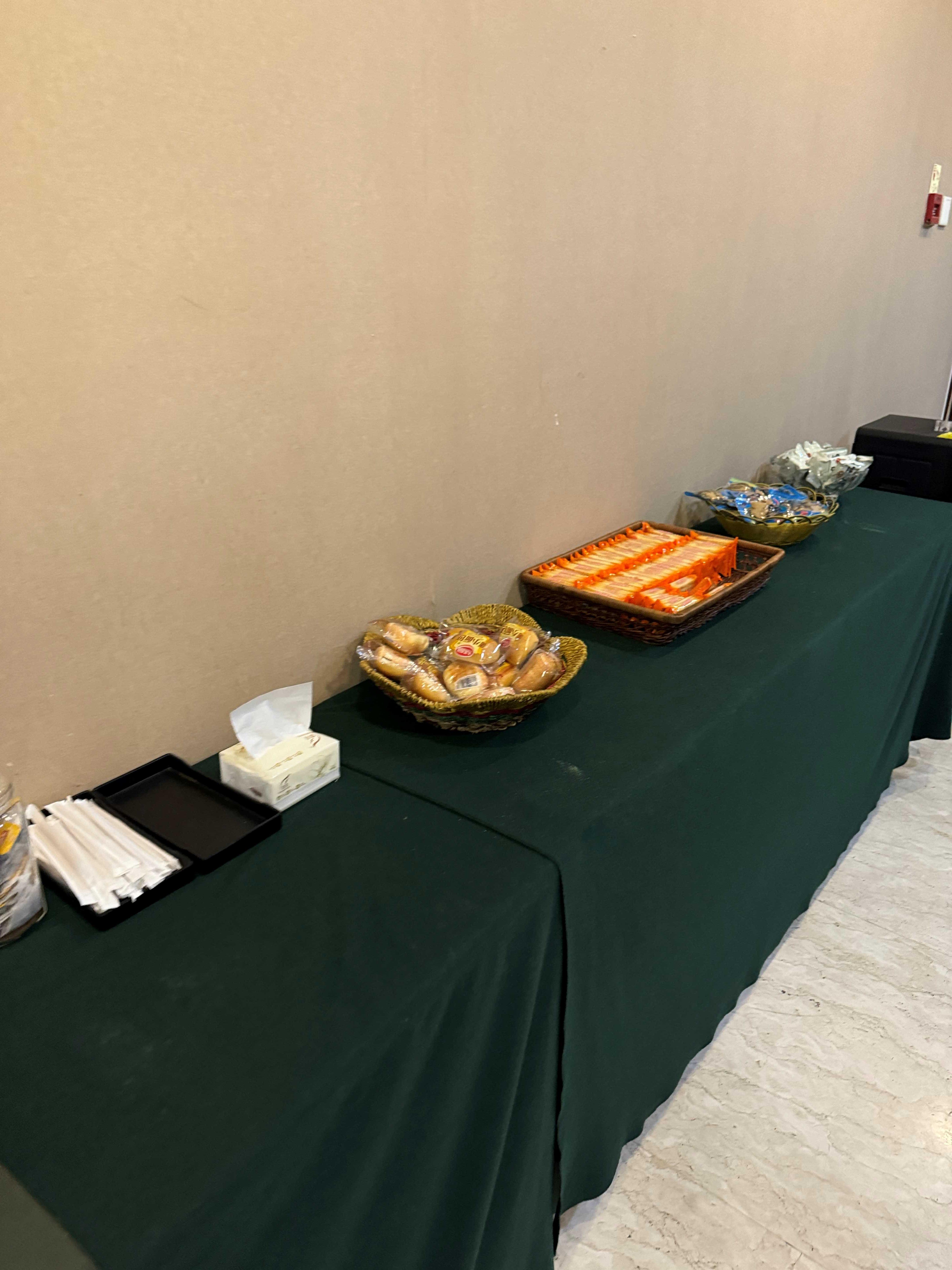 환승라운지 다과