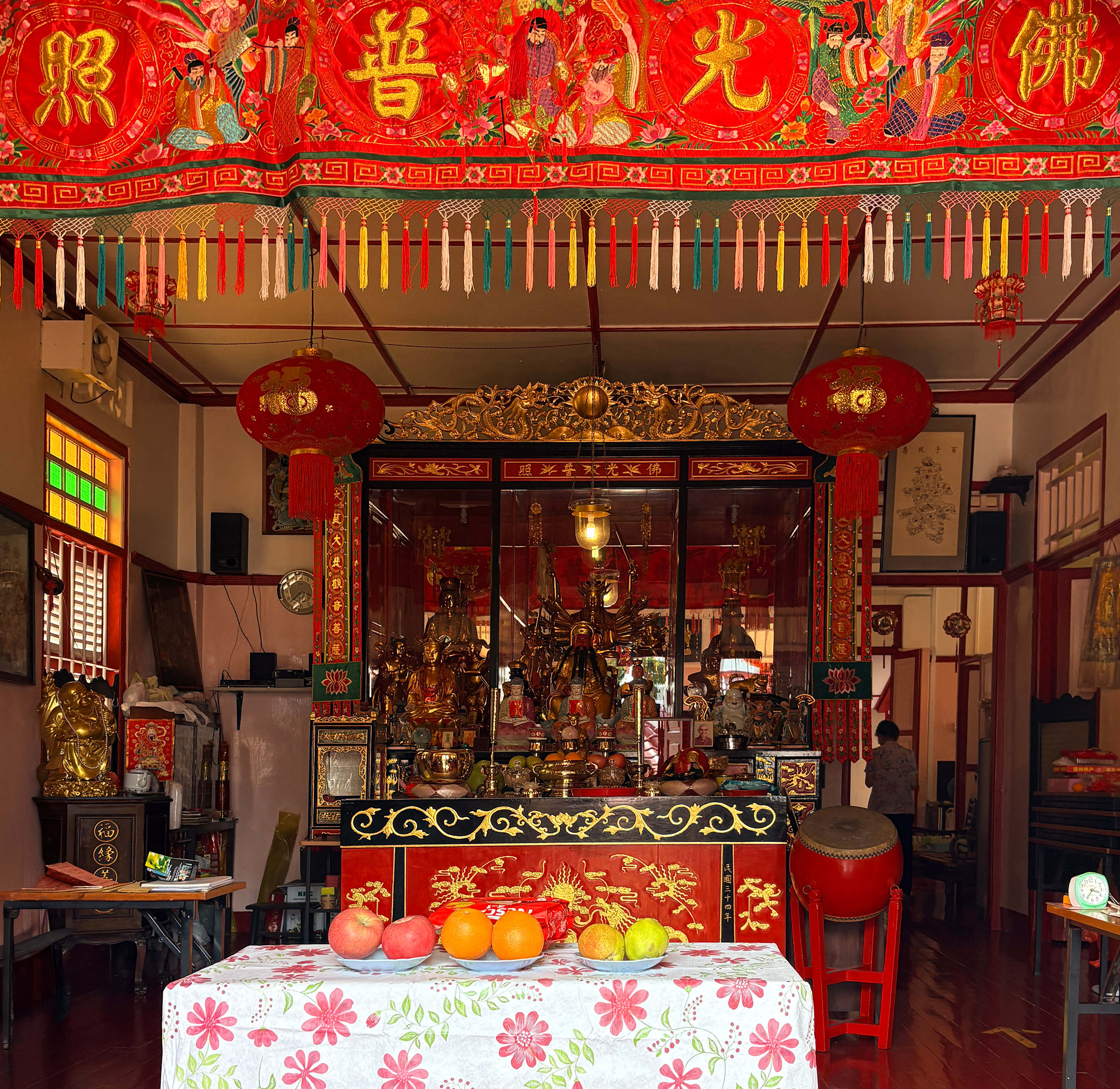 관음관제궁 사원(觀音 關帝宮, Kuan Im Kuan Ti Kong) 내부