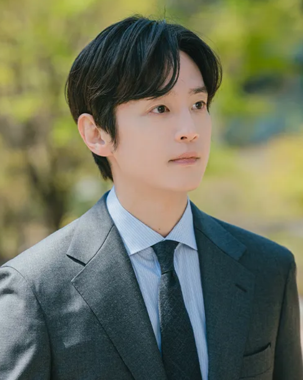 놀아주는 여자 장현우 역할 권율