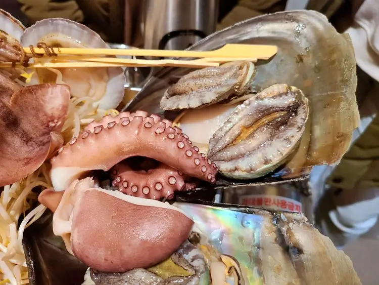 투데이 맛있는 메뉴 여름 보양식 시원한 조개찜과 달콤한 갈비찜의 환상적인 궁합 조갈찜 맛있는 식당 추천 부산 해운대 맛집