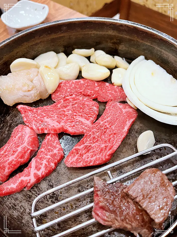 토요일은 밥이좋아 군포 산본 금정역 한우 숙성 등심 맛집 500 시간 진공 에이징 소고기 무쇠 철판 구이 한우물회 육회 현지인 추천 토밥 좋아 방송정보