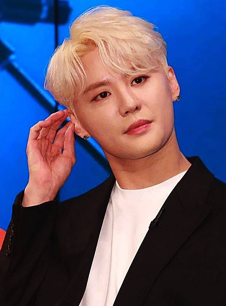 가수-겸-뮤지컬-배우-김준수