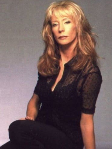 쥬시 뉴천 활동