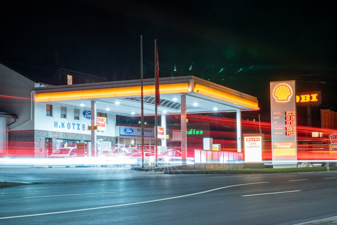 Gas