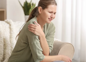 어깨통증 이미지