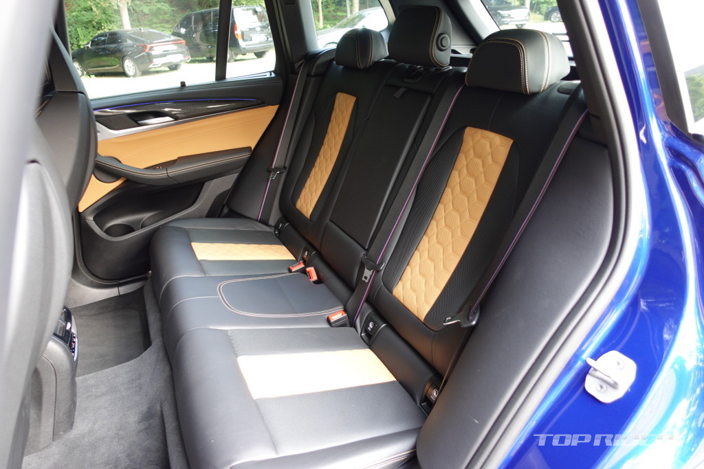 BMW X3 M&#44; 가성비로 경쟁 모델 압도