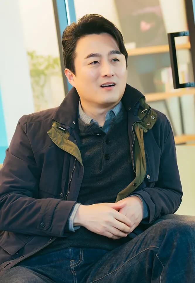 SBS드라마 우리영화 전석찬이 맡은 바이럴전문 연예부 기자 노희태의 홍보 포스터 입니다.