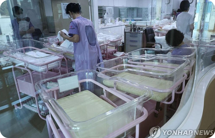 세계 최저 출산율, 경제의 뇌관이 되다 [사진 = 게티이미지뱅크&middot;연합뉴스]