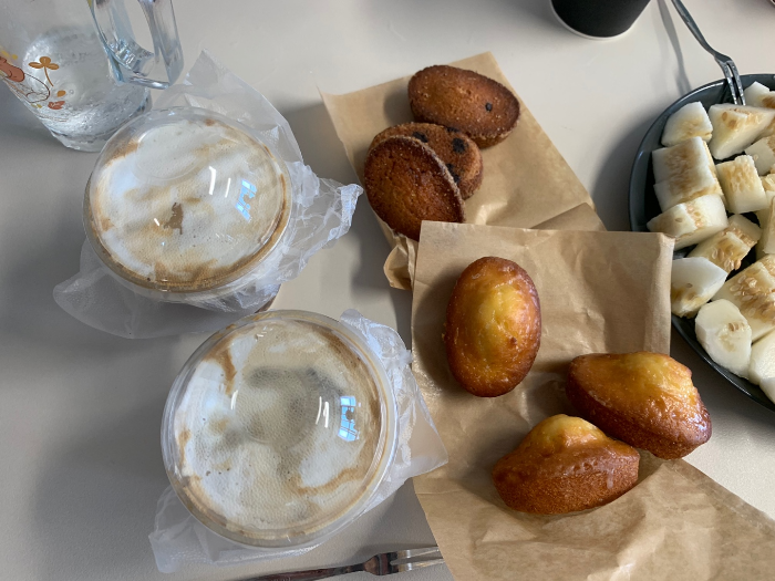 카멜커피 9호점에서 배달 주문한 카멜커피, 티그레, 레몬 마들렌