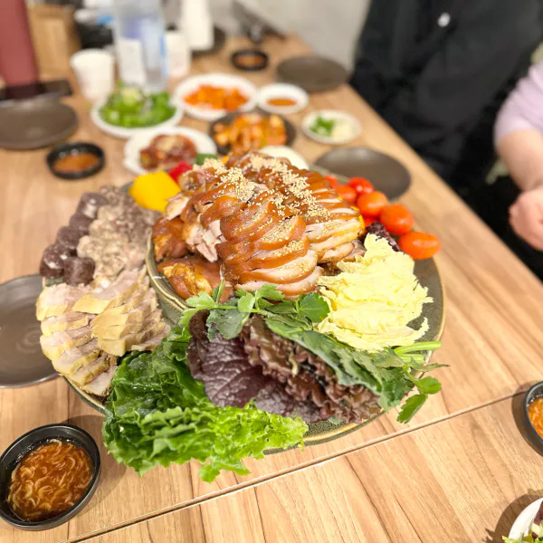 생생정보 우와한 식당 족발 삼총사 음식점 위치