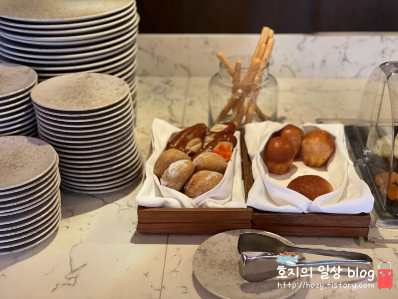 방콕 신돈캠핀스키 이그제큐티브 라운지 이브닝칵테일 뷔페메뉴