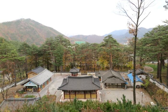 장명사 경내