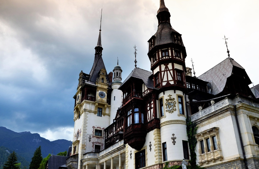 트란실바니아의 깊은 가을 – 시기쇼아라와 시나이아, 자연 속 여행지