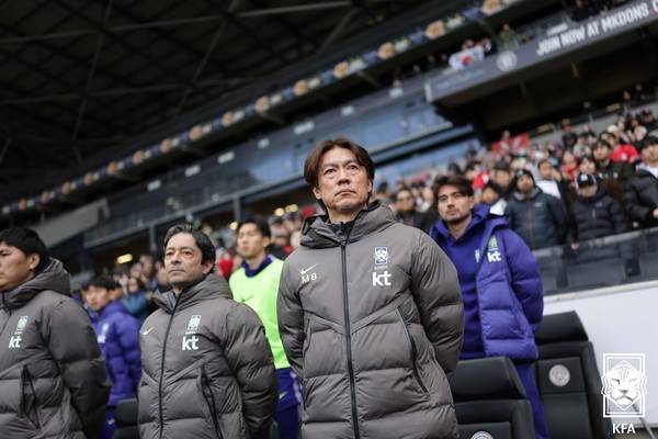 alt"무뇌 축구의 전설 황명보"