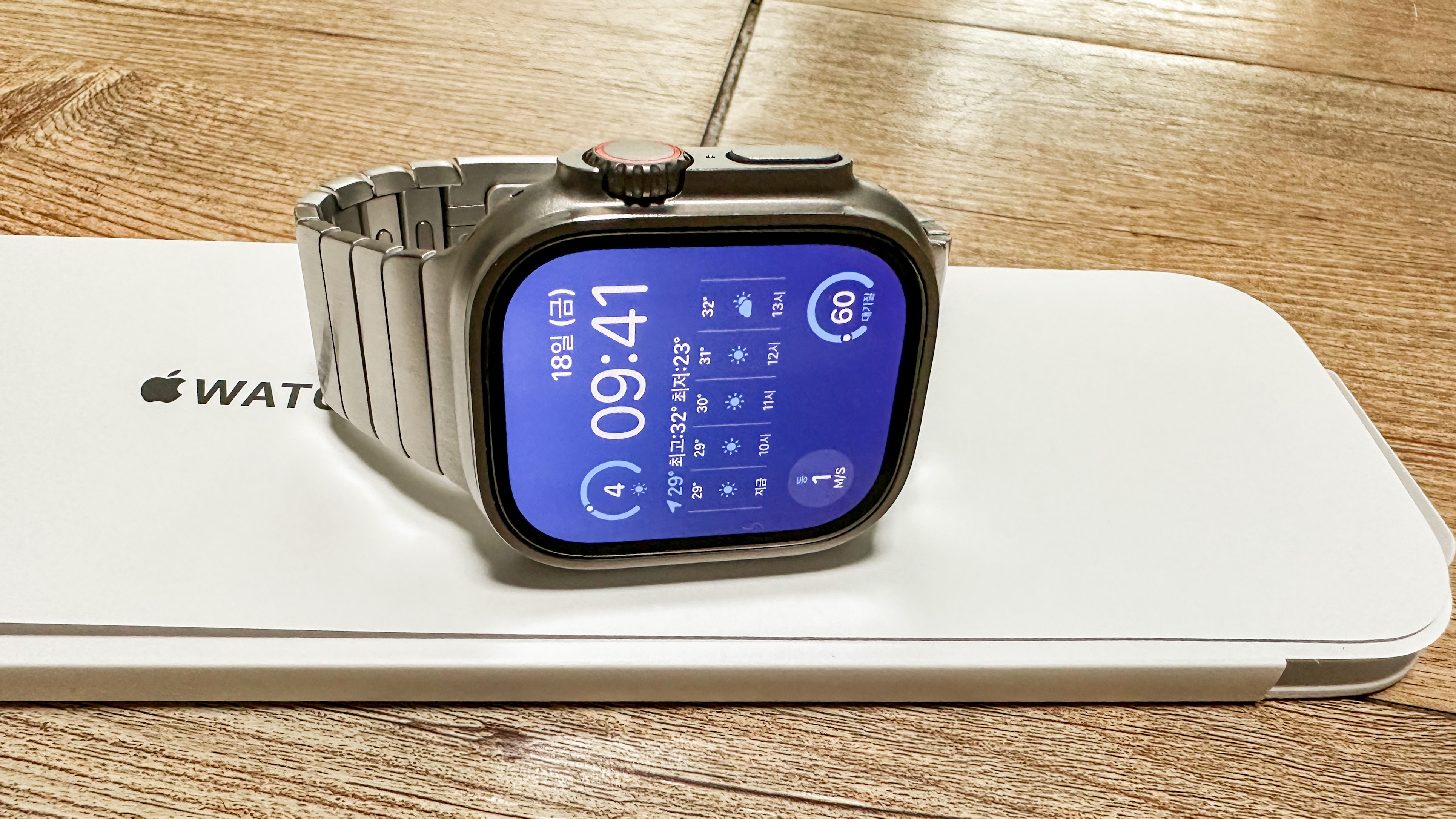 애플 실버 링크 브레이슬릿 장착