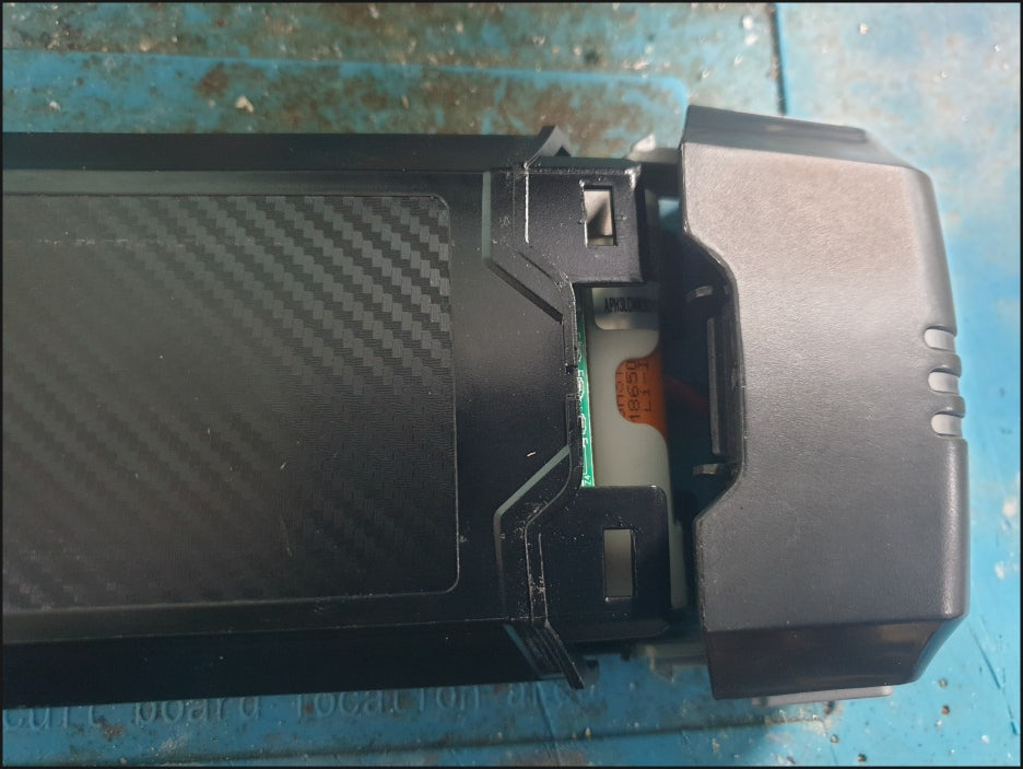 쿠쿠 무선청소기 배터리 케이스 분해