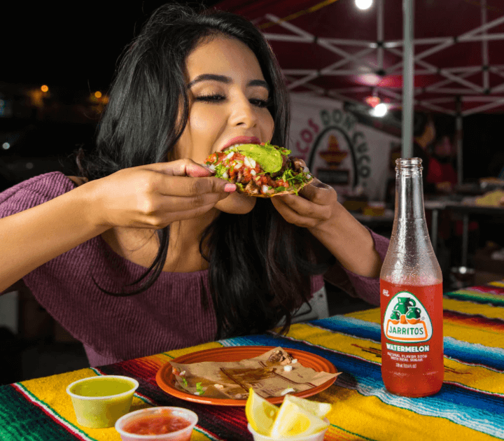 햄버거-먹는-여자-사진